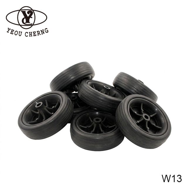 W13 輪子